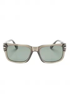 Солнцезащитные очки PO3315S в прямоугольной оправе Persol, серый