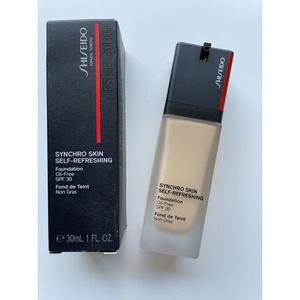 Самоосвежающая тональная основа Shiseido Synchro Skin без масла 320 Pine