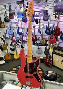 Бас-гитара Fender American Professional Classic Jazz, гриф из клена, выцветший красно-бордовый цвет Dakota