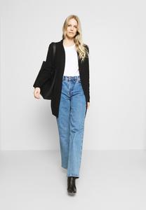 Базовая футболка Anna Field