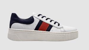 Женские классические кожаные кроссовки в белом цвете KCR Group