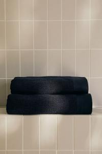 Махровое банное полотенце из хлопка H&M, 70x140 см, черный