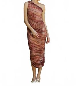 PinkBlush Платье миди с цветочным принтом и присборенными розочками, на одно плечо, цвет ржавчины