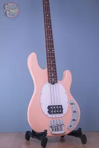 Sterling от Music Man Stingray Ray4 Pueblo Pink