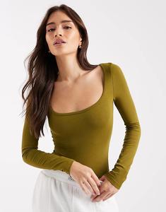 Боди Miss Selfridge с широким вырезом оливкового цвета