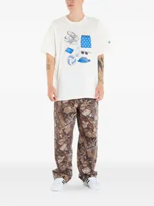 Футболка Stuff с графичным принтом Adidas, нейтральный