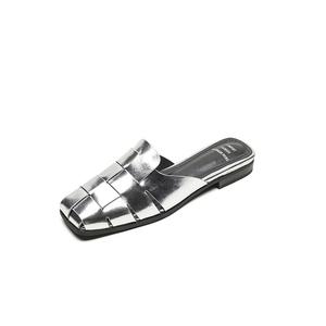 Женские тапочки с закрытым носком Yeezyy Reezy, серебристые