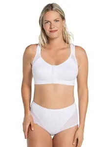 Удобные компрессионные трусики с незаметным формирующим эффектом Leonisa Shapewear, белый