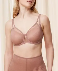 Двухслойный формованный уменьшающий бюстгальтер на косточках Triumph, бежевый