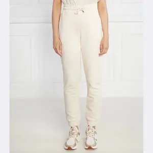 Спортивные брюки стандартного кроя Gant, экрю