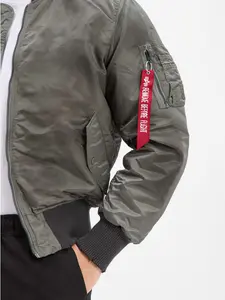 Потертая куртка-бомбер цвета хаки Alpha Industries