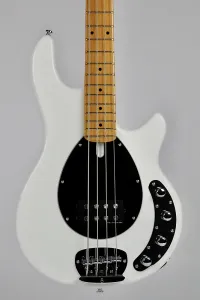 Бас-гитара Sire Marcus Miller Z3 4-струнная - Античный белый 2024