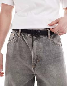 ASOS DESIGN элегантный узкий ремень из искусственной кожи с матовой черной пряжкой черного цвета