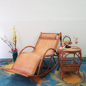 Плетеное кресло-качалка из натурального ротанга Premium