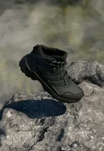 Terrex skychaser ax5 mid gore-tex походные ботинки Adidas Terrex, Carbon/Core Black/Semi Flash Aqua