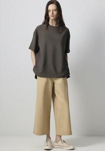 Базовая футболка Touché Privé, хаки