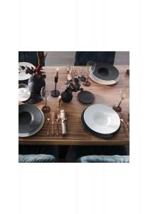 Итальянский комплект, черно-белая юбка производства Villeroy & Boch, черный