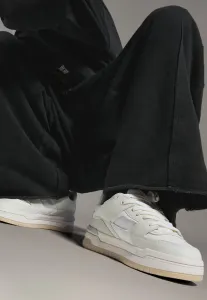 Массивные кроссовки Bershka, White