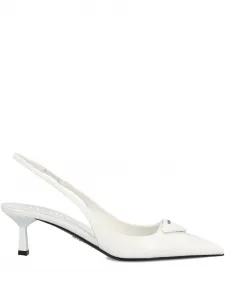 Туфли с заостренным носком и логотипом Prada, белый