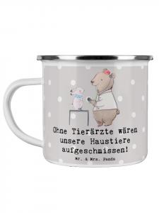 Эмалированная кружка для ветеринаров-героев с надписью в пастельно-серых тонах Mr. & Mrs. Panda