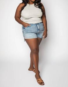 Джинсы шорты плюс размера Good Curve в синем цвете GOOD AMERICAN