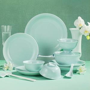 Luowei Jingdezhen Керамический набор из чаш и тарелок для дома, включая чаши, палочки и тарелки, свадебный и новосельческий подарок, глазурь Spring Qi Blue, 68 предметов в подарочной коробке Chunqi Qingyu