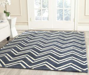 SAFAVIEH Cambridge Collection ковер 92 x 153 см - Navy & Ivory, ручной работы шеврон шерсть, идеально для помещений с высокой проходимостью в прихожей, гостиной, спальне (CAM581C)