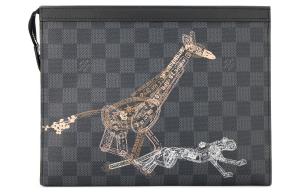 Сумка-конверт Voyage Mm LOUIS VUITTON