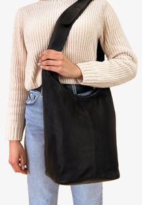 Сумка через плечо JOSEPHINE Gusti Leder, цвет schwarz struktur