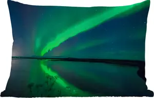 Подушка для улицы - Северное сияние - Исландия - Звездное небо - Зеленый - Вода - 50 x 30 см - Устойчива к погодным условиям - Подушка для отдыха - Подушка для дивана - Украшение для гостиной MuchoWow