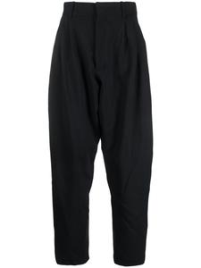 Шерстяные зауженные брюки со складками QUIRA, черный