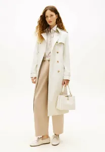 Сумка-Саквояж с монограммой и текстурой «галька». Tommy Hilfiger, Soft Cream