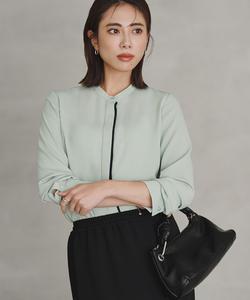 Блузка с воротником-стойкой из атласа и амунзена со спинкой