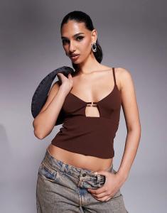 Топ на бретелях ASOS DESIGN шоколадного цвета с чашечками на груди