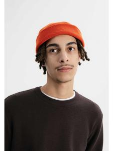 Короткая вязаная шапка LESH MELA