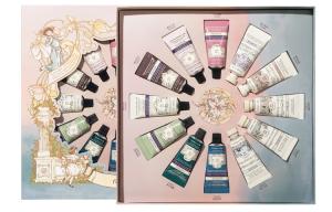 Набор Poetic Joy с растительными экстрактами для увлажнения, питания и сияния кожи Roopy