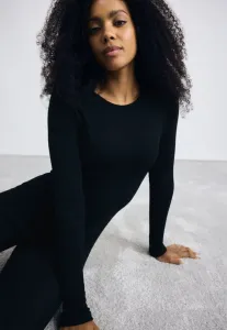 Верхняя и нижняя рубашка для красоты Triumph, Black