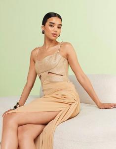 Платье макси с плетеной юбкой из шифона и драпировкой в бежевом цвете Asos Design