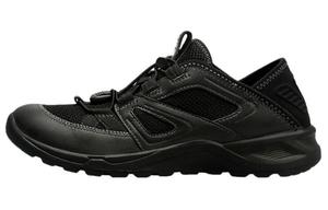 Кроссовки для походов и треккинга мужские с низким верхом черного цвета Xgn