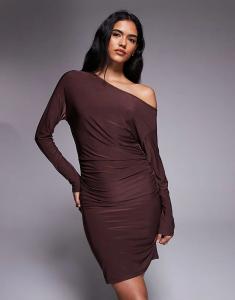 COLLUSION - плотное, мягкое мини-платье с открытыми плечами темно-фиолетового цвета