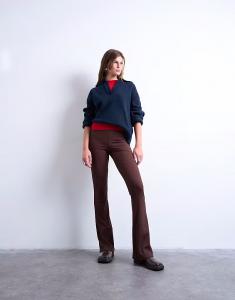 Узкие расклешенные брюки в рубчик шоколадно-коричневого цвета Topshop