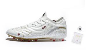 Футбольные бутсы унисекс с низким верхом белые/золотые Kelme