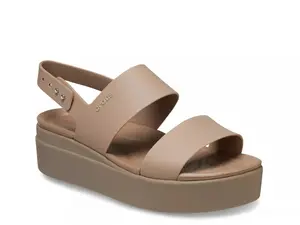 Сандалии Crocs Brooklyn Low Wedge Sandal - женские, серо-коричневые