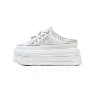 Закрытые тапочки для женщин A poinsettia princess, серебро