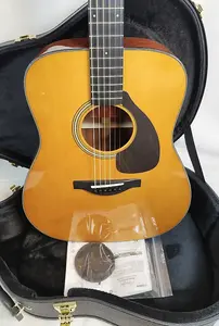 Акустическая гитара Yamaha FGX5 GL Red Label Folk с верхней декой из цельной ели Ситка, корпус и задняя дека из цельного махагони с системой звукоснимателя Atmosfeel, произведена в Японии, с футляром