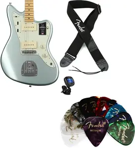 Fender American Professional II Jazzmaster - Mystic Surf Green с грифом из клена, комплект с ремнем Fender 2" из полиэстера с логотипом - черный с белым логотипом... (4 предмета)