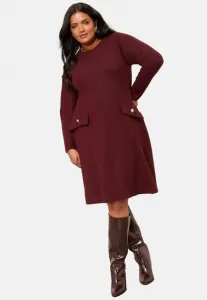 Уютное мини-платье-свитер большого размера с длинными рукавами и карманами. Friends Like These, Berry Red