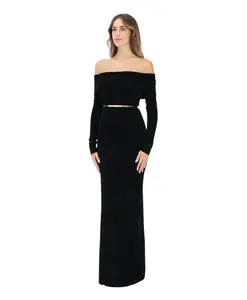 Черное длинное платье с открытыми плечами Elisabetta Franchi, черный