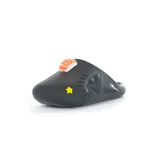 Sharkicks Mule Sushi, сандалии с закрытым носком унисекс HelloSlippers, Black