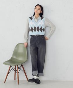 Жилет с V-образным вырезом и ромбовидным узором